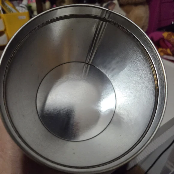 Vintage "Color My World" Crayon Storage Tin - Picture 5 of 7